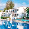 seth mestral llebeig apartahotel a pie de playa santo tomás menorca