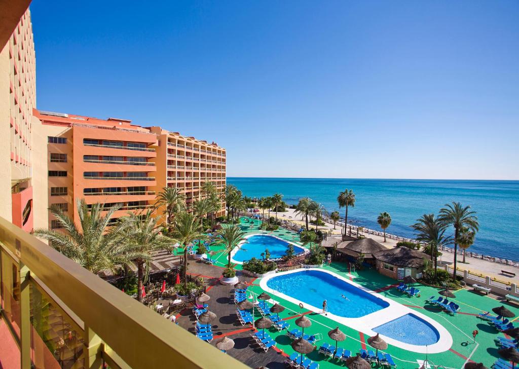 sunset beach club hotel apartments apartahotel primera línea de playa benalmádena andalucía vistas al mar