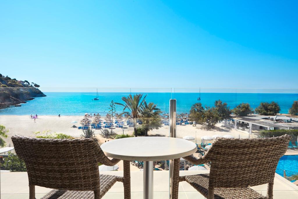 universal hotel castell royal vistas al mar canyamel a pie de playa mallorca